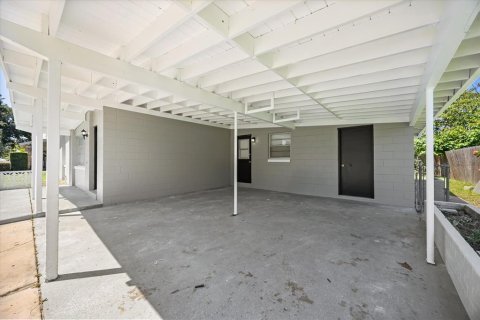 House in Winter Park, Florida 4 bedrooms, 151.15 sq.m. № 1873469 - photo 2