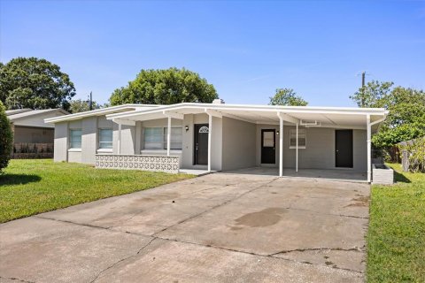 House in Winter Park, Florida 4 bedrooms, 151.15 sq.m. № 1873469 - photo 1