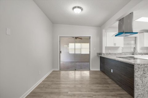 House in Winter Park, Florida 4 bedrooms, 151.15 sq.m. № 1873469 - photo 5