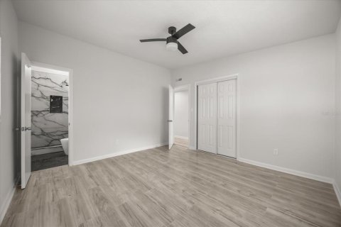 House in Winter Park, Florida 4 bedrooms, 151.15 sq.m. № 1873469 - photo 12