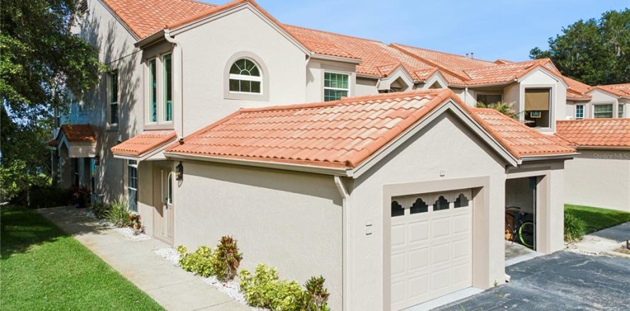 Condo in Winter Haven, Florida, 2 bedrooms  № 2218876