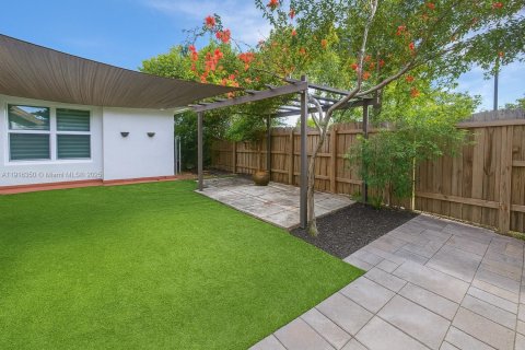 Купить виллу или дом в Майами, Флорида 4 спальни, 161.65м2, № 1971885 - фото 13