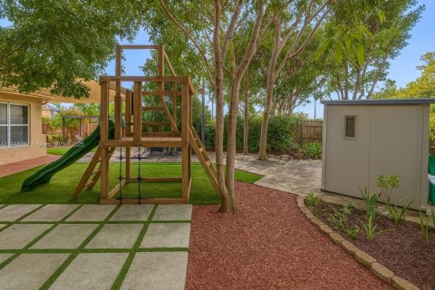 Купить виллу или дом в Майами, Флорида 4 спальни, 161.65м2, № 1971885 - фото 15