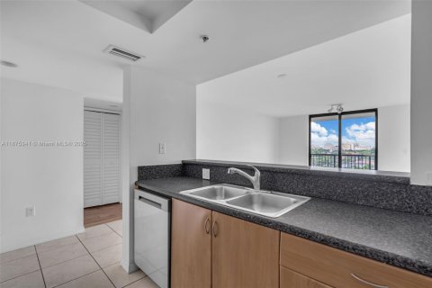 Copropriété à vendre à Miami, Floride: 2 chambres, 85.19 m2 № 1926343 - photo 12