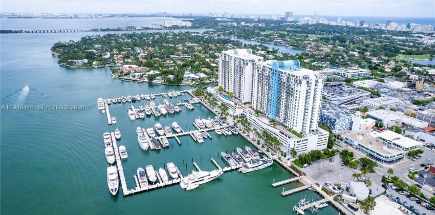 Estudio en el Condominio en Miami Beach, Florida  № 2005431