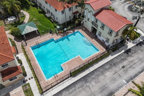 Adosado en venta en Miami, Florida, 3 dormitorios, 159.42 m2 № 1690311 - foto 12