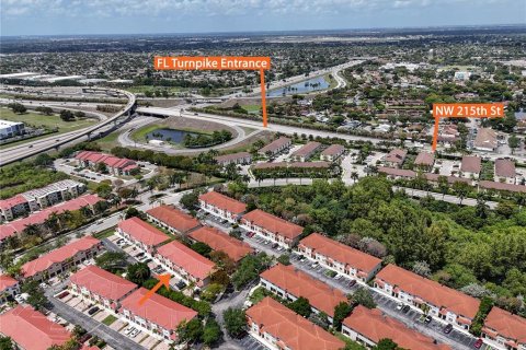 Adosado en venta en Miami, Florida, 3 dormitorios, 159.42 m2 № 1690311 - foto 11