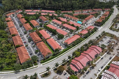 Adosado en venta en Miami, Florida, 3 dormitorios, 159.42 m2 № 1690311 - foto 9