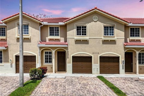 Adosado en venta en Miami, Florida, 3 dormitorios, 159.42 m2 № 1690311 - foto 3