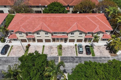 Adosado en venta en Miami, Florida, 3 dormitorios, 159.42 m2 № 1690311 - foto 7