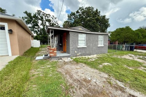Casa en venta en Tampa, Florida, 2 dormitorios, 78.04 m2 № 1877390 - foto 1