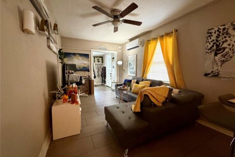 Casa en venta en Tampa, Florida, 2 dormitorios, 78.04 m2 № 1877390 - foto 6