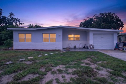House in Port Richey, Florida 3 bedrooms, 119.66 sq.m. № 2283299