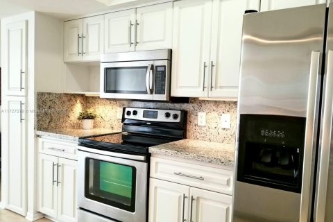 Copropriété à vendre à Aventura, Floride: 2 chambres, 95.13 m2 № 1713377 - photo 17