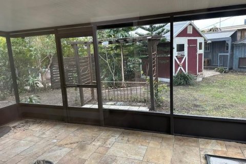 House in Tampa, Florida 4 bedrooms, 143.07 sq.m. № 1563744 - photo 19