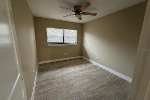 House in Tampa, Florida 4 bedrooms, 143.07 sq.m. № 1563744 - photo 8