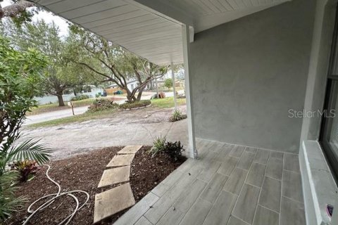 House in Tampa, Florida 4 bedrooms, 143.07 sq.m. № 1563744 - photo 20