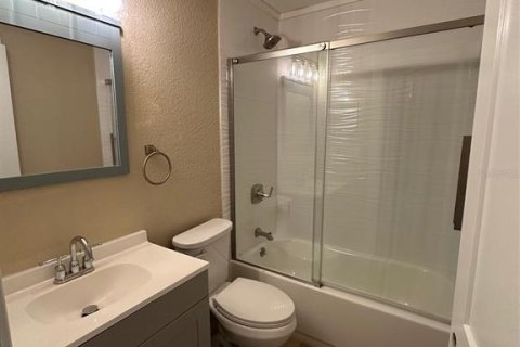 House in Tampa, Florida 4 bedrooms, 143.07 sq.m. № 1563744 - photo 10