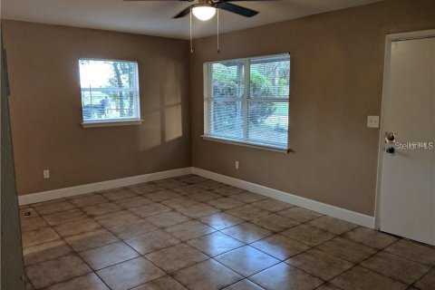 House in Apopka, Florida 3 bedrooms, 98.94 sq.m. № 1919296 - photo 6