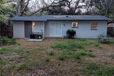 House in Apopka, Florida 3 bedrooms, 98.94 sq.m. № 1919296 - photo 1