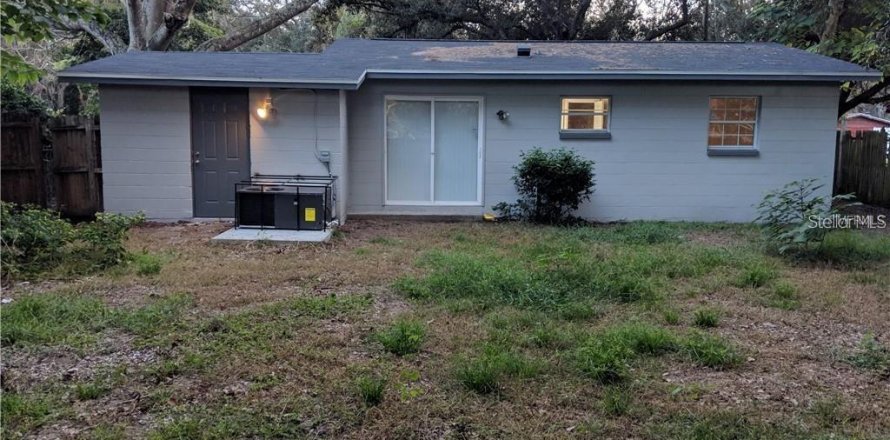 House in Apopka, Florida 3 bedrooms, 98.94 sq.m. № 1919296