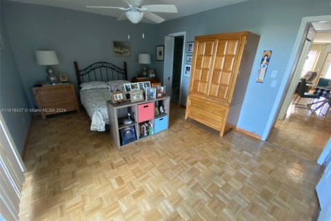 Condo in West Palm Beach, Florida, 1 bedroom  № 1694947 - photo 6