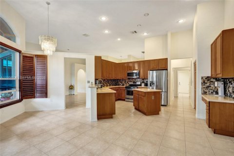 House in Pembroke Pines, Florida 4 bedrooms, 262.82 sq.m. № 2010608 - photo 16