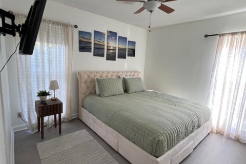 Villa ou maison à louer à Fort Lauderdale, Floride: 4 chambres, 182.18 m2 № 2146951 - photo 14