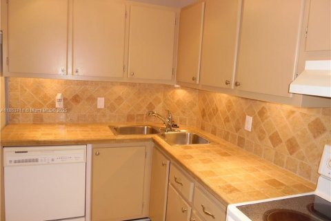 Condominio en venta en Fort Lauderdale, Florida, 1 dormitorio, 71.53 m2 № 1891704 - foto 5