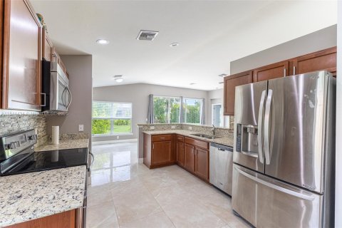 House in Ave Maria, Florida 3 bedrooms, 144.74 sq.m. № 1839637 - photo 8
