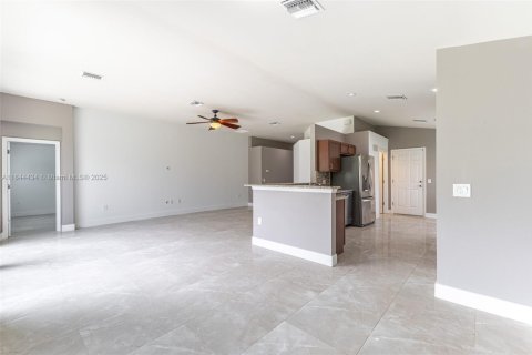 House in Ave Maria, Florida 3 bedrooms, 144.74 sq.m. № 1839637 - photo 5