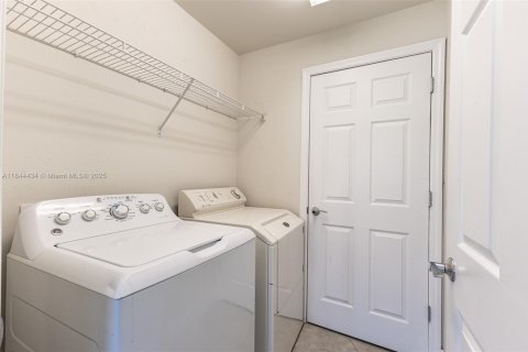 House in Ave Maria, Florida 3 bedrooms, 144.74 sq.m. № 1839637 - photo 17