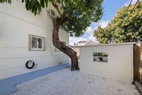 House in Miami, Florida 4 bedrooms, 192.03 sq.m. № 2053078 - photo 29