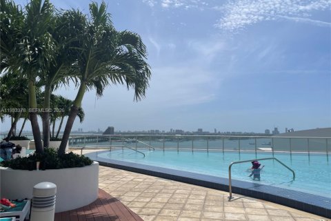 Copropriété à louer à Miami, Floride: 2 chambres, 123.93 m2 № 1991095 - photo 17