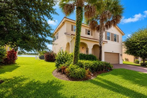 Villa ou maison à vendre à St. Lucie, Floride: 4 chambres, 234.3 m2 № 2190168 - photo 2