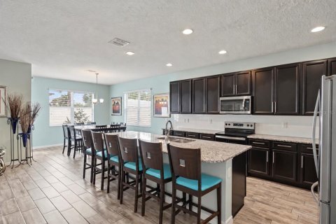 House in Sanford, Florida 5 bedrooms, 320.14 sq.m. № 2360308 - photo 9