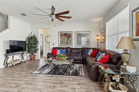 House in Sanford, Florida 5 bedrooms, 320.14 sq.m. № 2360308 - photo 15