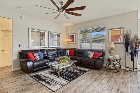 House in Sanford, Florida 5 bedrooms, 320.14 sq.m. № 2360308 - photo 14