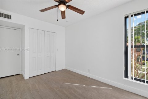 Купить таунхаус в Пемброк-Пайнс, Флорида 4 спальни, 150.13м2, № 2044247 - фото 27