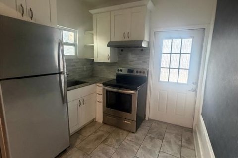 Apartamento en alquiler en Saint Petersburg, Florida, 2 dormitorios, 69.68 m2 № 2225297 - foto 2