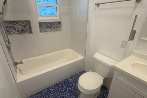 Apartamento en alquiler en Saint Petersburg, Florida, 2 dormitorios, 69.68 m2 № 2225297 - foto 11