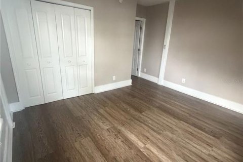 Apartamento en alquiler en Saint Petersburg, Florida, 2 dormitorios, 69.68 m2 № 2225297 - foto 10