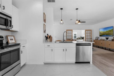 Townhouse in Winter Springs, Florida 2 bedrooms, 100.8 sq.m. № 1904108 - photo 10