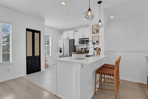 Townhouse in Winter Springs, Florida 2 bedrooms, 100.8 sq.m. № 1904108 - photo 8