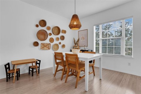 Townhouse in Winter Springs, Florida 2 bedrooms, 100.8 sq.m. № 1904108 - photo 12