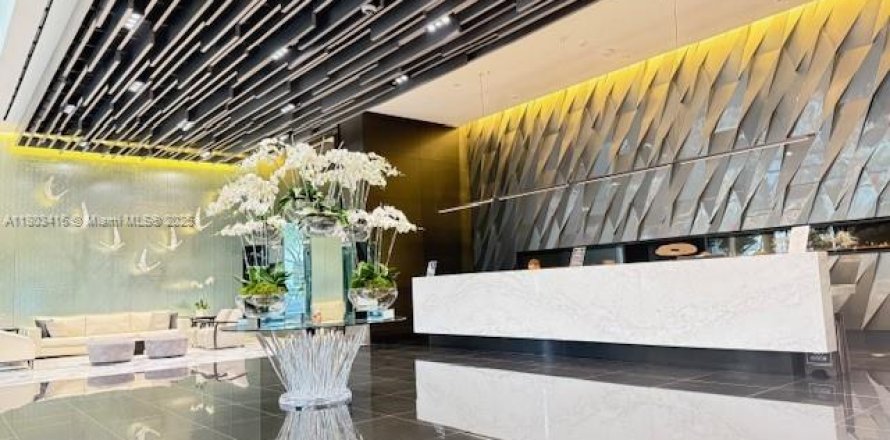 Condominio en Miami, Florida, 1 dormitorio  № 1686150