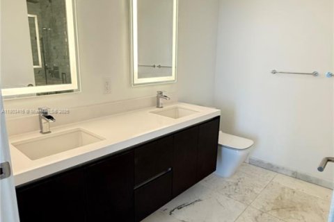 Condominio en venta en Miami, Florida, 1 dormitorio, 94.57 m2 № 1686150 - foto 18