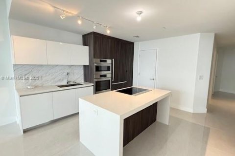 Condominio en venta en Miami, Florida, 1 dormitorio, 94.57 m2 № 1686150 - foto 4