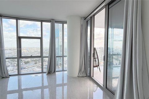 Condominio en venta en Miami, Florida, 1 dormitorio, 94.57 m2 № 1686150 - foto 15