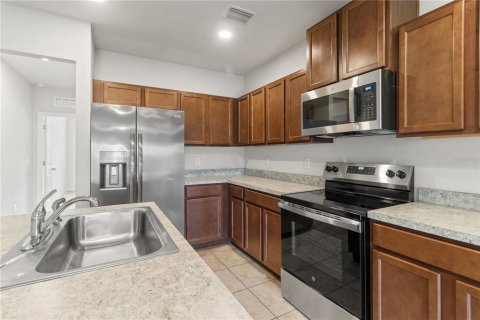 Villa ou maison à louer à Land O' Lakes, Floride: 3 chambres, 142.33 m2 № 2387446 - photo 6